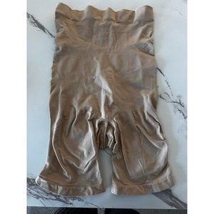 New Skims sculpting shorts 2XL